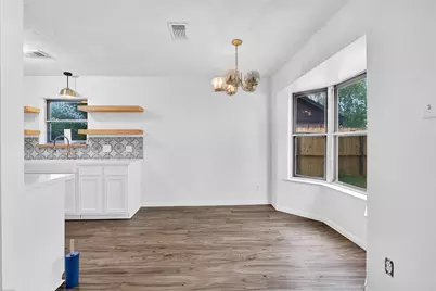 4001 Stoneybrook Street, Baytown, TX 77521 - Photo 10