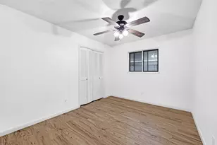 4001 Stoneybrook St, Baytown, TX 77521 - Photo 18