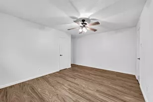 4001 Stoneybrook St, Baytown, TX 77521 - Photo 14