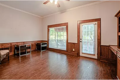908 Sam Houston Avenue, Huntsville, TX 77320 - Photo 14