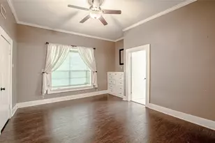 908 Sam Houston Ave, Huntsville, TX 77320 - Photo 10