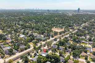10402 Shadow Wood Dr, Houston, TX 77043 - Photo 34