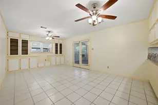 10402 Shadow Wood Dr, Houston, TX 77043 - Photo 14