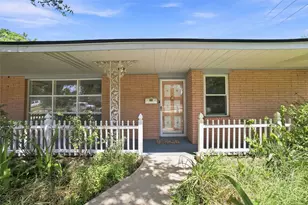10402 Shadow Wood Dr, Houston, TX 77043 - Photo 2