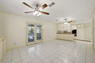 10402 Shadow Wood Dr, Houston, TX 77043 - Photo 16