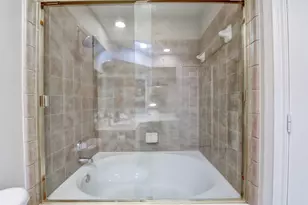 2400 McCue Rd, Houston, TX 77056 - Photo 20