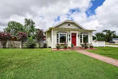 411 S Mechanic Street, El Campo, TX 77437 - Photo 1