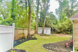 3126 Village Woods Dr, Houston, TX 77339 - Photo 22