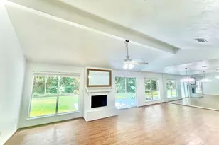 3126 Village Woods Dr, Houston, TX 77339 - Photo 4