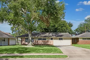 1729 Bayram Dr, Houston, TX 77055 - Photo 1