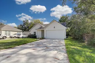 2355 Pecan St, Beaumont, TX 77701 - Photo 2