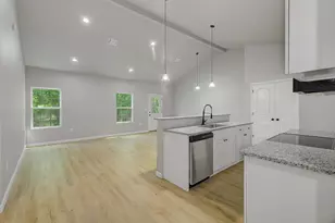 2355 Pecan St, Beaumont, TX 77701 - Photo 4