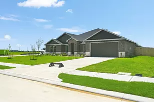 15142 Cibolo Ln, Baytown, TX 77523 - Photo 2