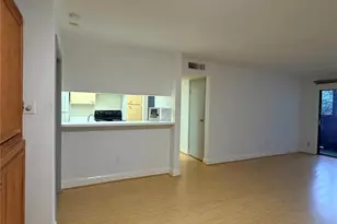 3075 Walnut Bend Ln, Houston, TX 77042 - Photo 6