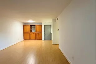3075 Walnut Bend Ln, Houston, TX 77042 - Photo 12