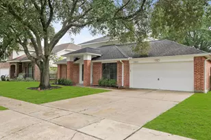 13631 Wheatbridge Dr, Houston, TX 77041 - Photo 2