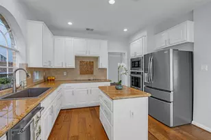 12852 Kingsbridge Ln, Houston, TX 77077 - Photo 8