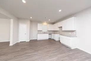 15618 Buffalo Mdw Ct, Houston, TX 77090 - Photo 2