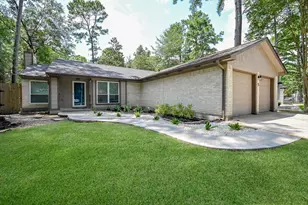5 Rock Pine Ct, The Woodlands, TX 77381 - Photo 2