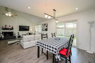 5 Rock Pine Ct, The Woodlands, TX 77381 - Photo 8
