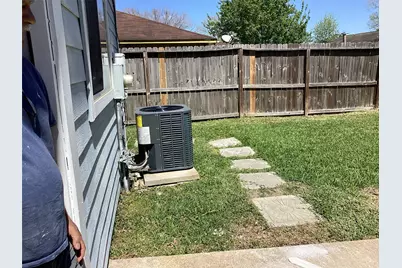 15831 Bazelbriar Lane, Houston, TX 77489 - Photo 14