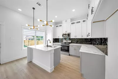 4834 Higgins Street #A, Houston, TX 77033 - Photo 6