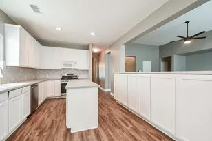 18 E Knightsbridge Dr, The Woodlands, TX 77385 - Photo 16