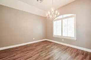 18 E Knightsbridge Dr, The Woodlands, TX 77385 - Photo 8