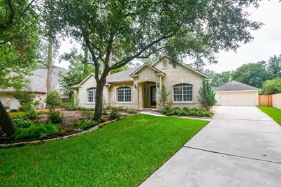 18 E Knightsbridge Drive, The Woodlands, TX 77385 - Photo 2