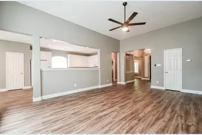 18 E Knightsbridge Drive, The Woodlands, TX 77385 - Photo 12