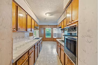 4929 Monarch Oak Lane, Texas City, TX 77591 - Photo 12