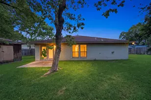 4929 Monarch Oak Ln, Texas City, TX 77591 - Photo 2