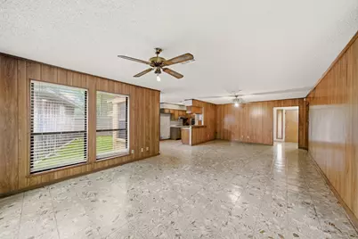 4929 Monarch Oak Lane, Texas City, TX 77591 - Photo 10