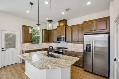 417 East Coralburst Loop, Montgomery, TX 77316 - Photo 6