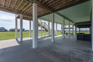 1255 Cloon St, Crystal Beach, TX 77650 - Photo 6