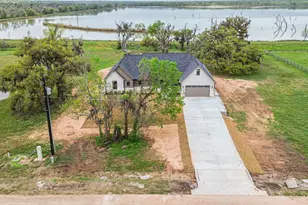 250 Pony Trl Trail, Angleton, TX 77515 - Photo 36
