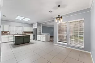 1911 Triple Mast Cir, League City, TX 77573 - Photo 12