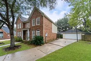 1911 Triple Mast Cir, League City, TX 77573 - Photo 4