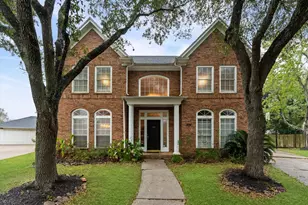 1911 Triple Mast Cir, League City, TX 77573 - Photo 2