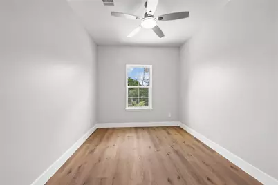 5947 Collingsworth Street, Houston, TX 77026 - Photo 18
