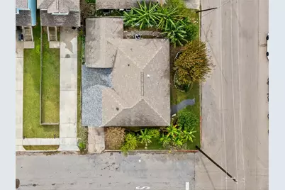 1602 55th Street, Galveston, TX 77551 - Photo 4