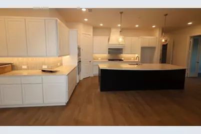 11826 Greenwood Drive, Mont Belvieu, TX 77523 - Photo 8