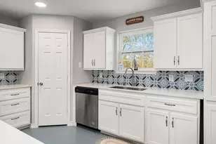 450 N Sunset Blvd, Holiday Lakes, TX 77515 - Photo 6