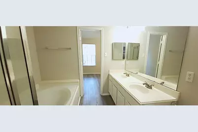 230 S Walden Elms Circle, The Woodlands, TX 77382 - Photo 14