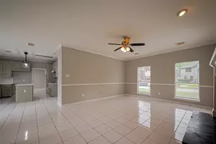 215 Wood Cir Ln, Houston, TX 77015 - Photo 18