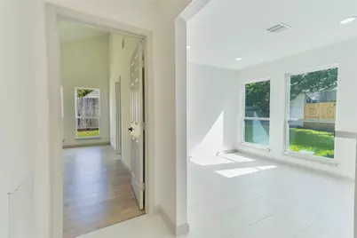 11042 Petworth Drive, Houston, TX 77072 - Photo 16