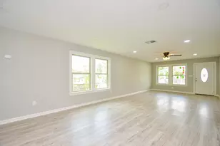 6114 Wedgefield St, Houston, TX 77028 - Photo 22