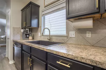 5049 Willow Point Drive, Conroe, TX 77303 - Photo 16
