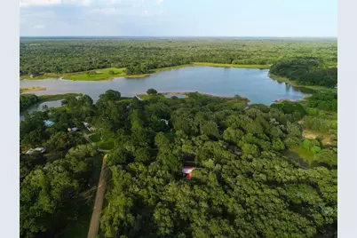 302 Bluebonnet Bend, Sheridan, TX 77475 - Photo 2
