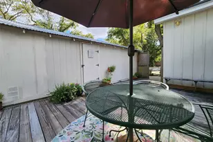 307 W Market St, Fayetteville, TX 78940 - Photo 28